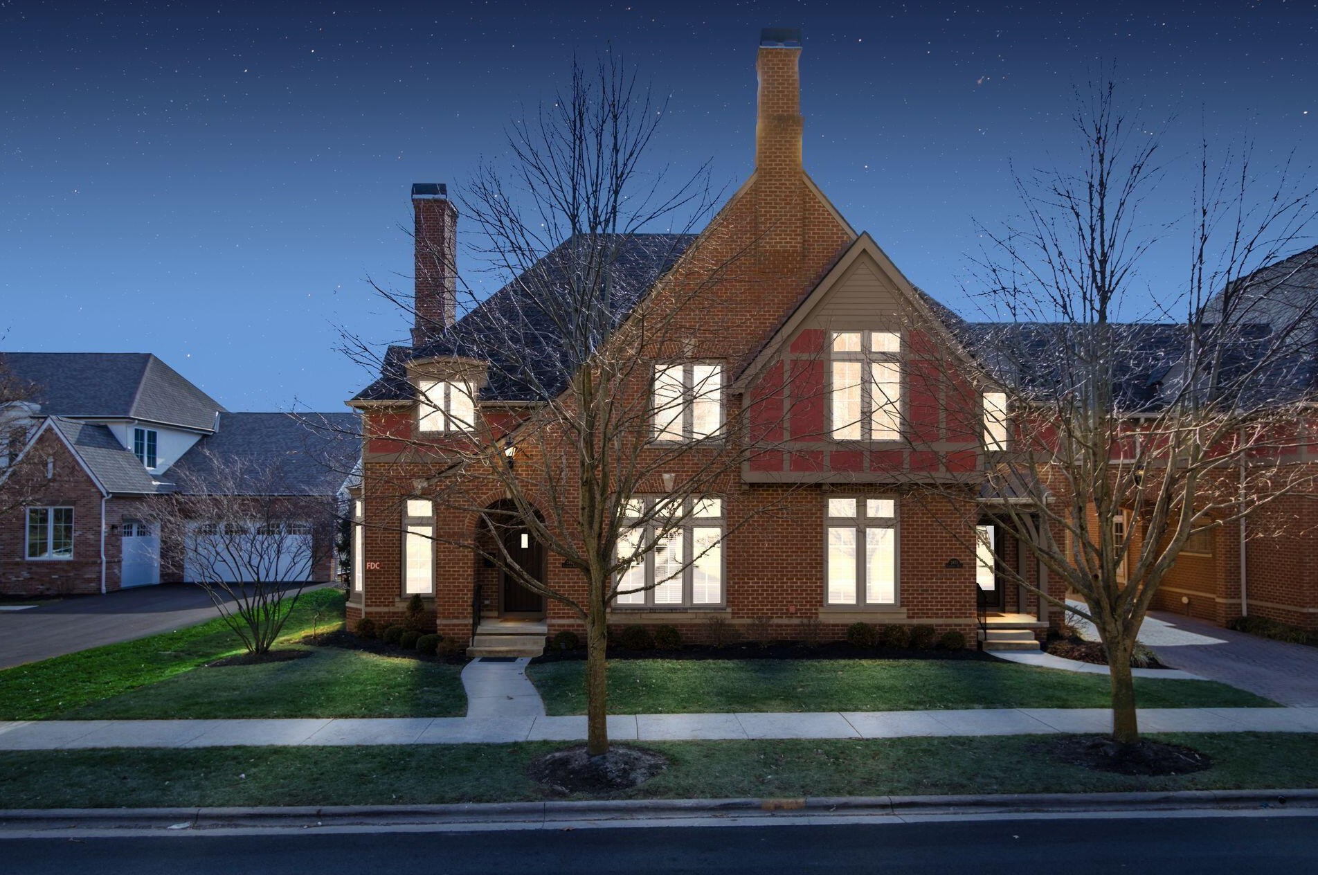 2453 Cambridge Blvd, Columbus OH  43221-4023 exterior