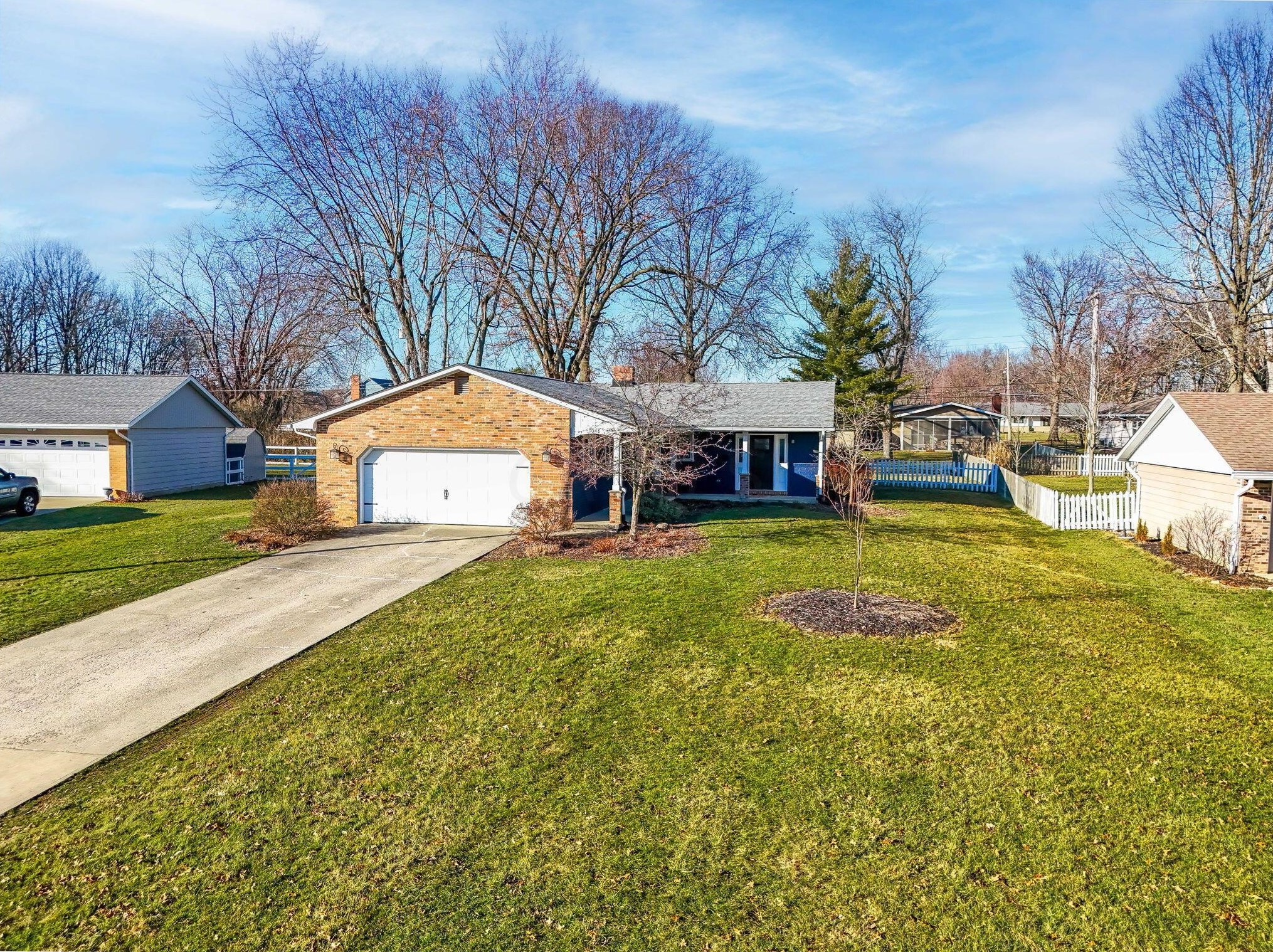 1048 Van Kirk Dr, Marysville, OH 43040-1346