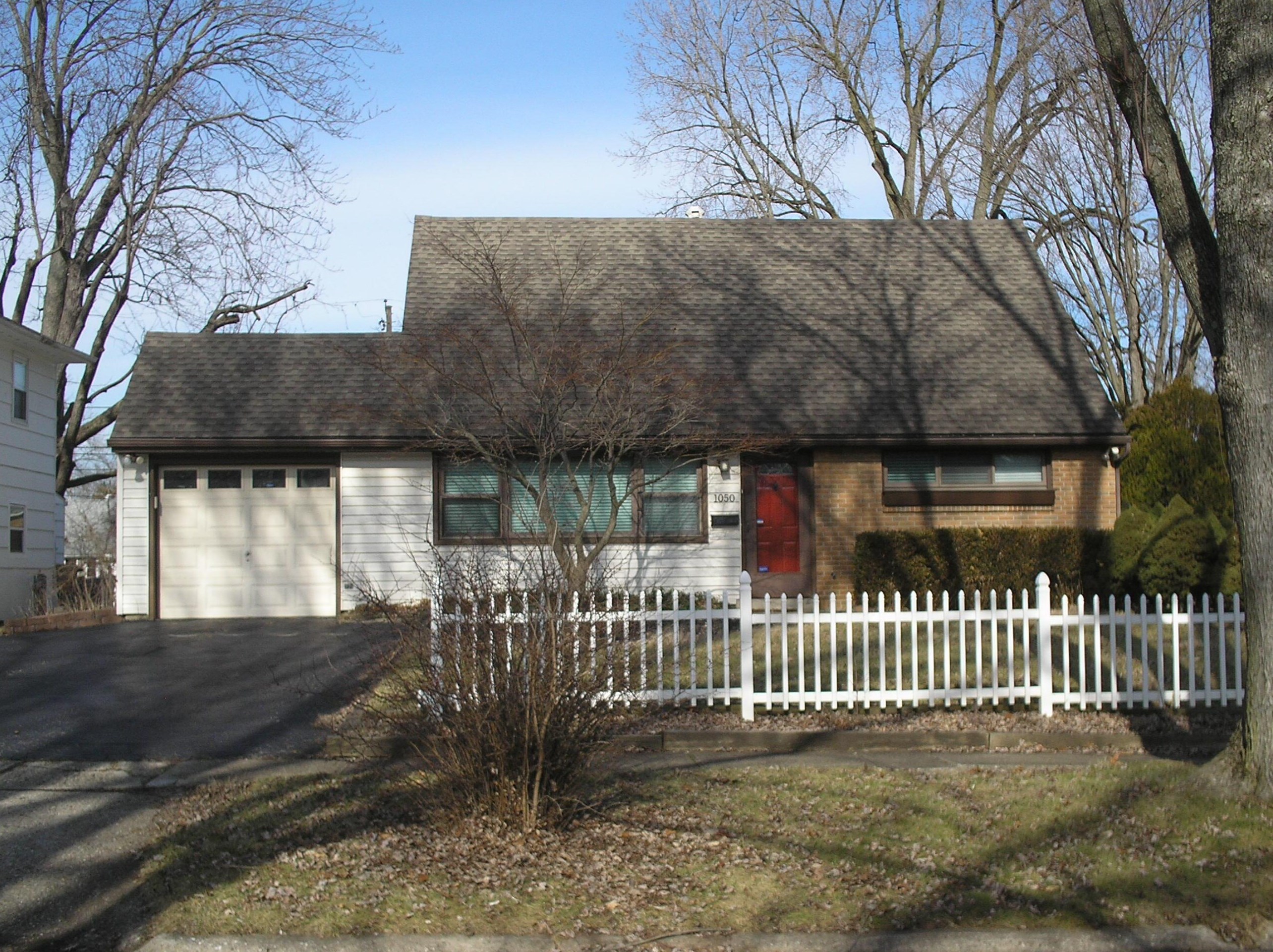 1050 Bernard Rd, Columbus, OH 43221-1610