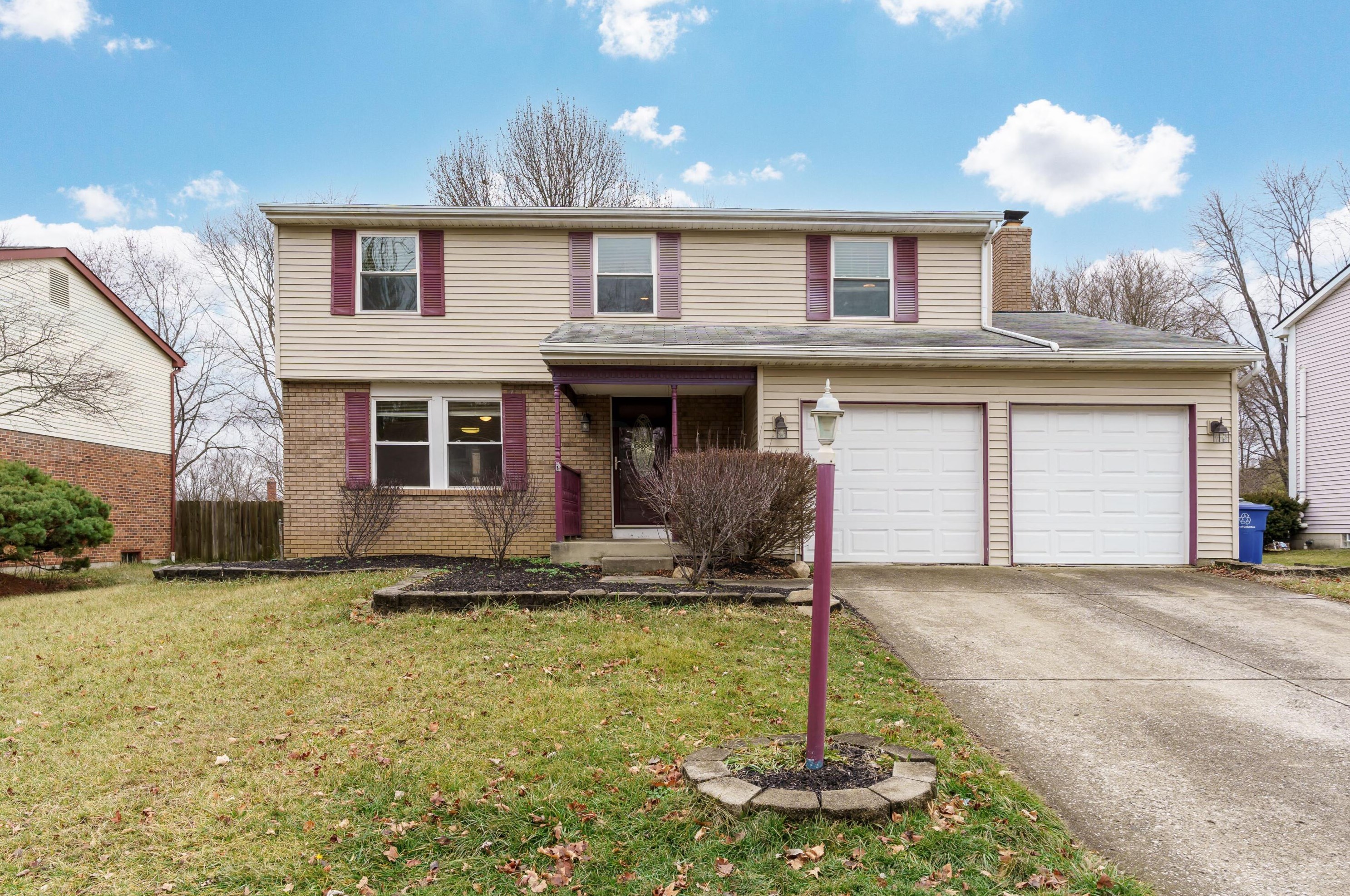 5272 Wolf Run Dr, Columbus, OH 43230-1511