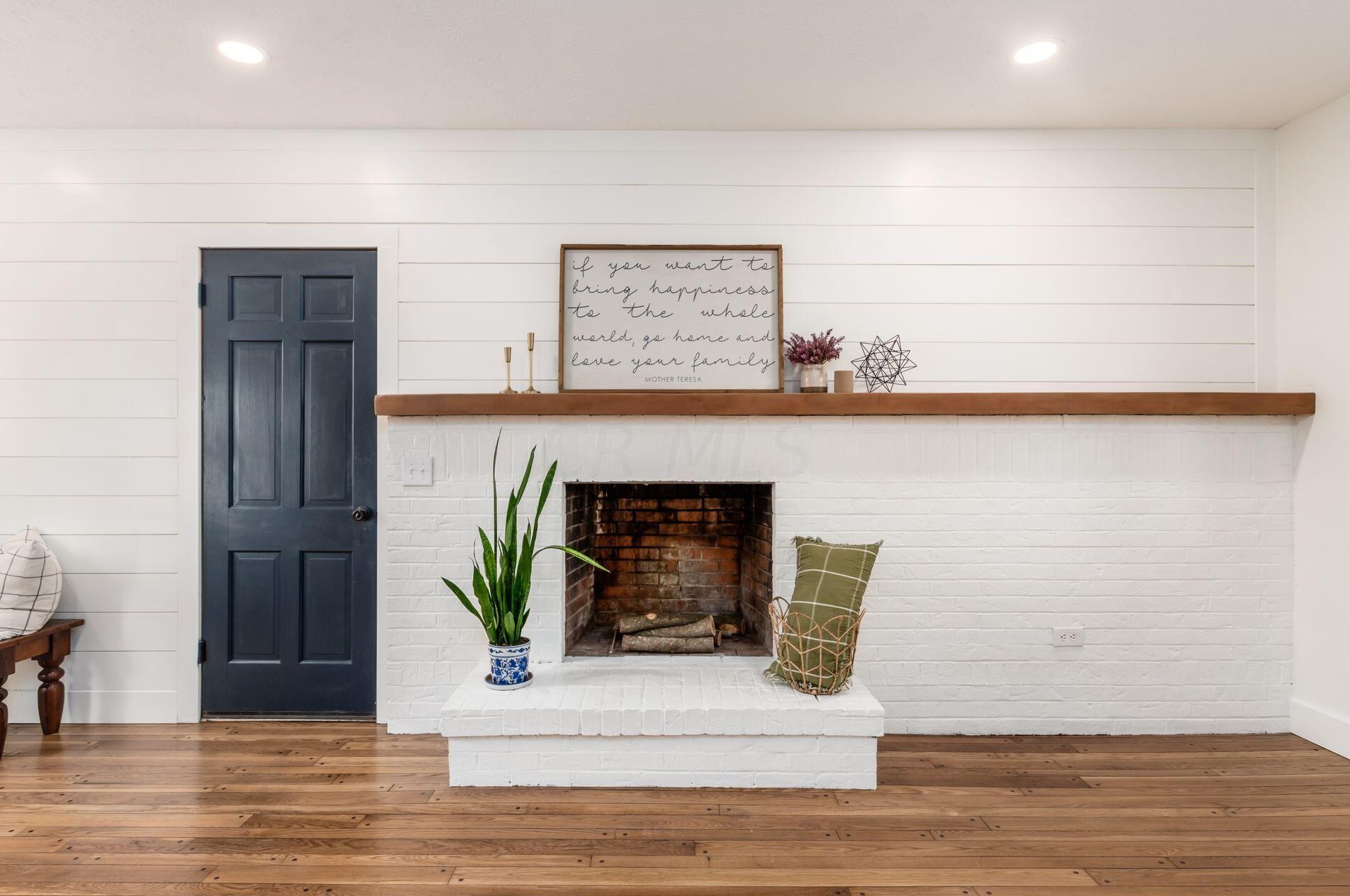 835 Colony Way, Columbus OH  43235-1755 exterior