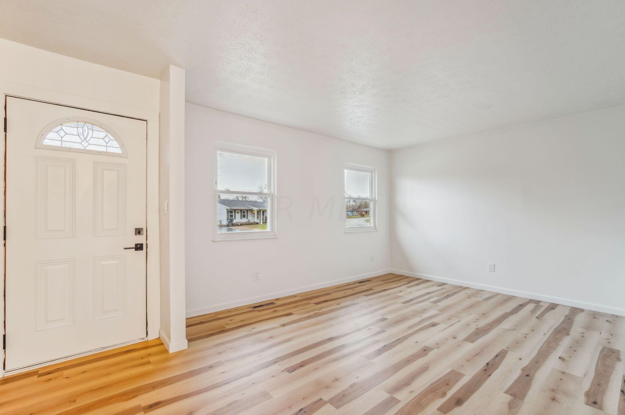 5139 Burdett Dr, Columbus, OH 43232-5962