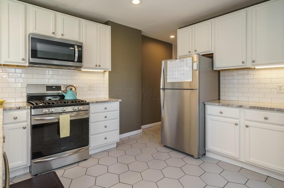 866 Blvd, Columbus OH 43221-2902 exterior