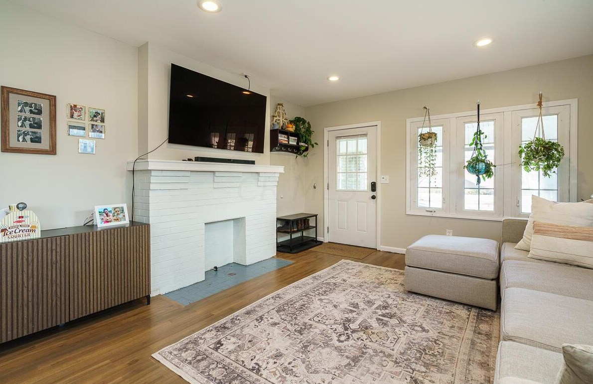 866 Blvd, Columbus OH 43221-2902 exterior