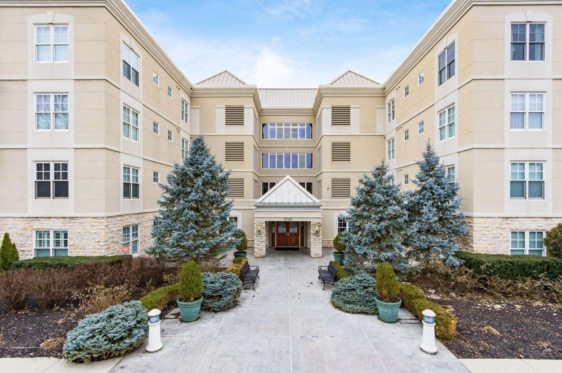 5745 Newbank Cir #404, Dublin, OH 43017