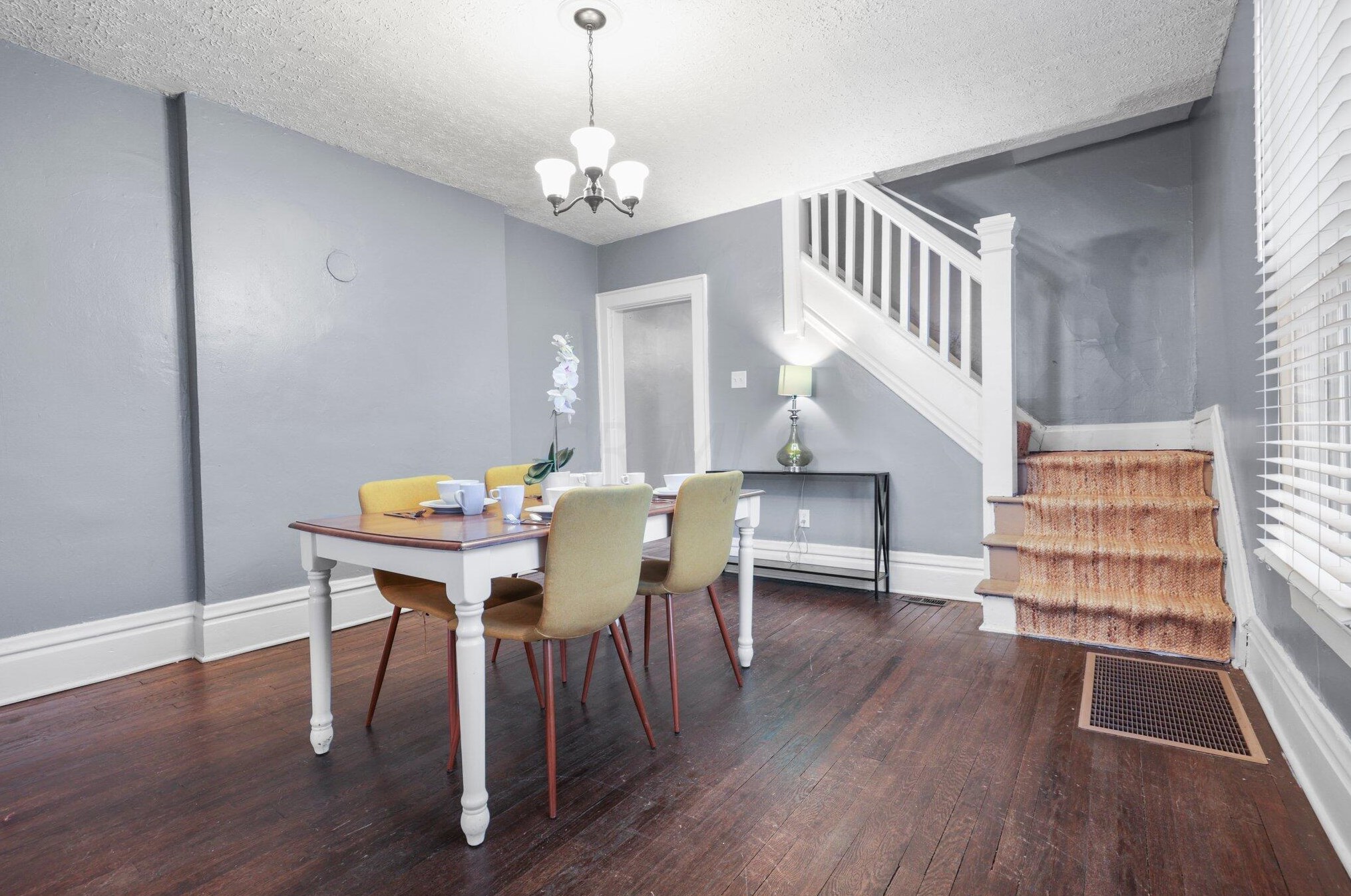 612 2 Ave, Columbus OH 43201-3781 exterior