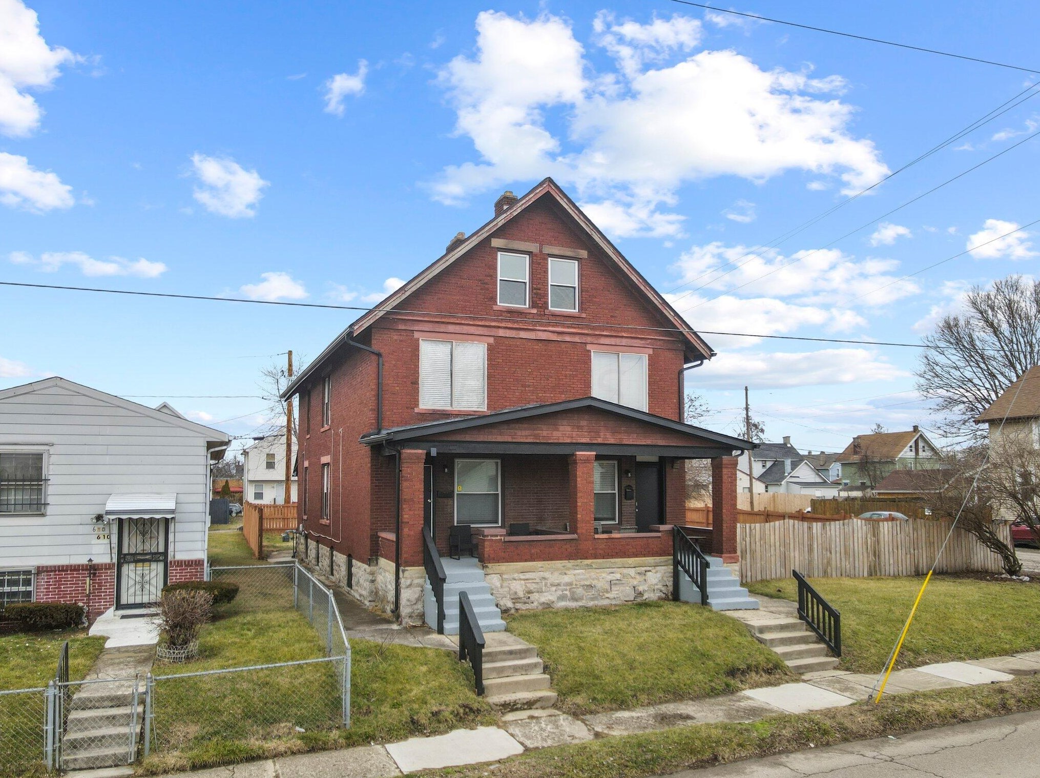 612 2 Ave, Columbus OH 43201-3781 exterior