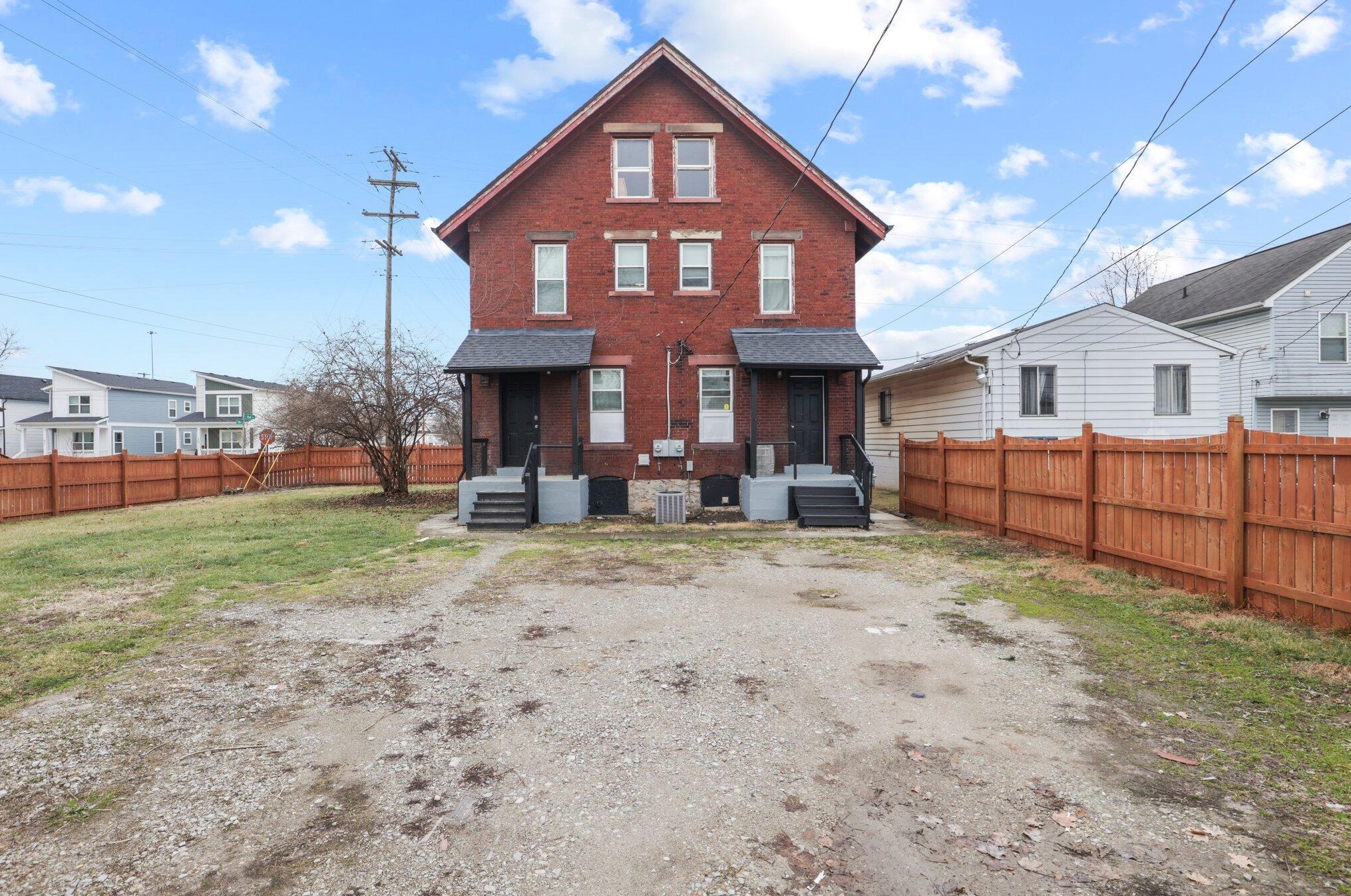 612 2 Ave, Columbus OH 43201-3781 exterior