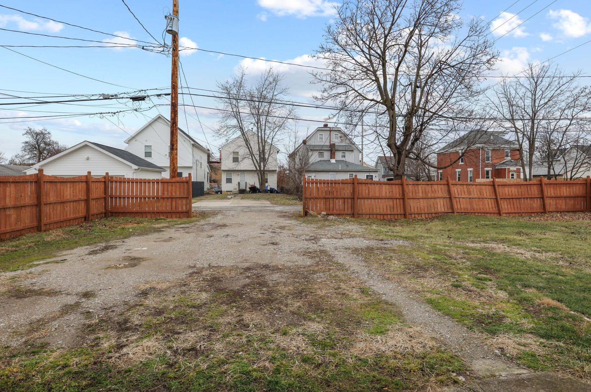 612 2 Ave, Columbus OH 43201-3781 exterior