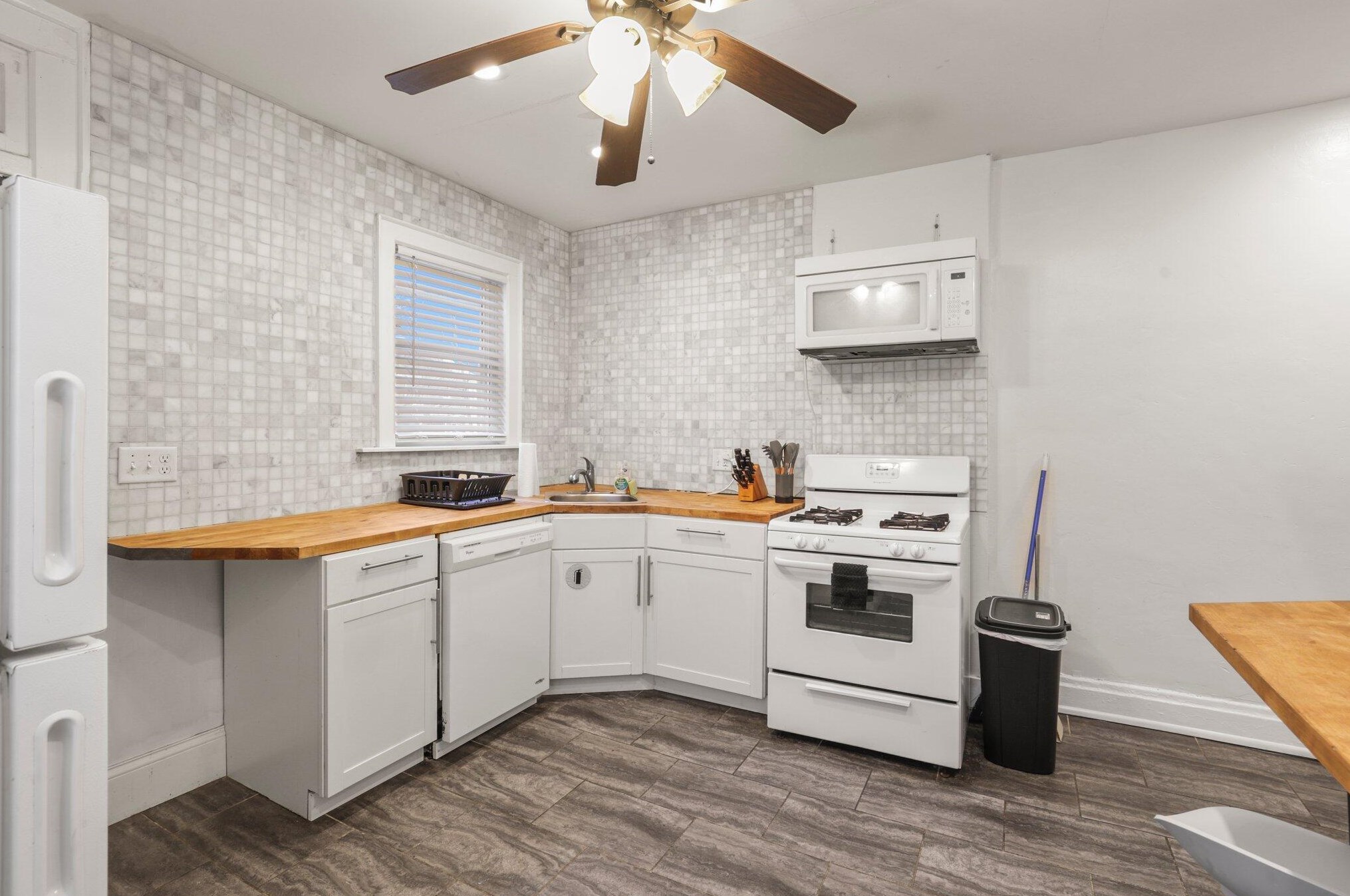 612 2 Ave, Columbus OH 43201-3781 exterior