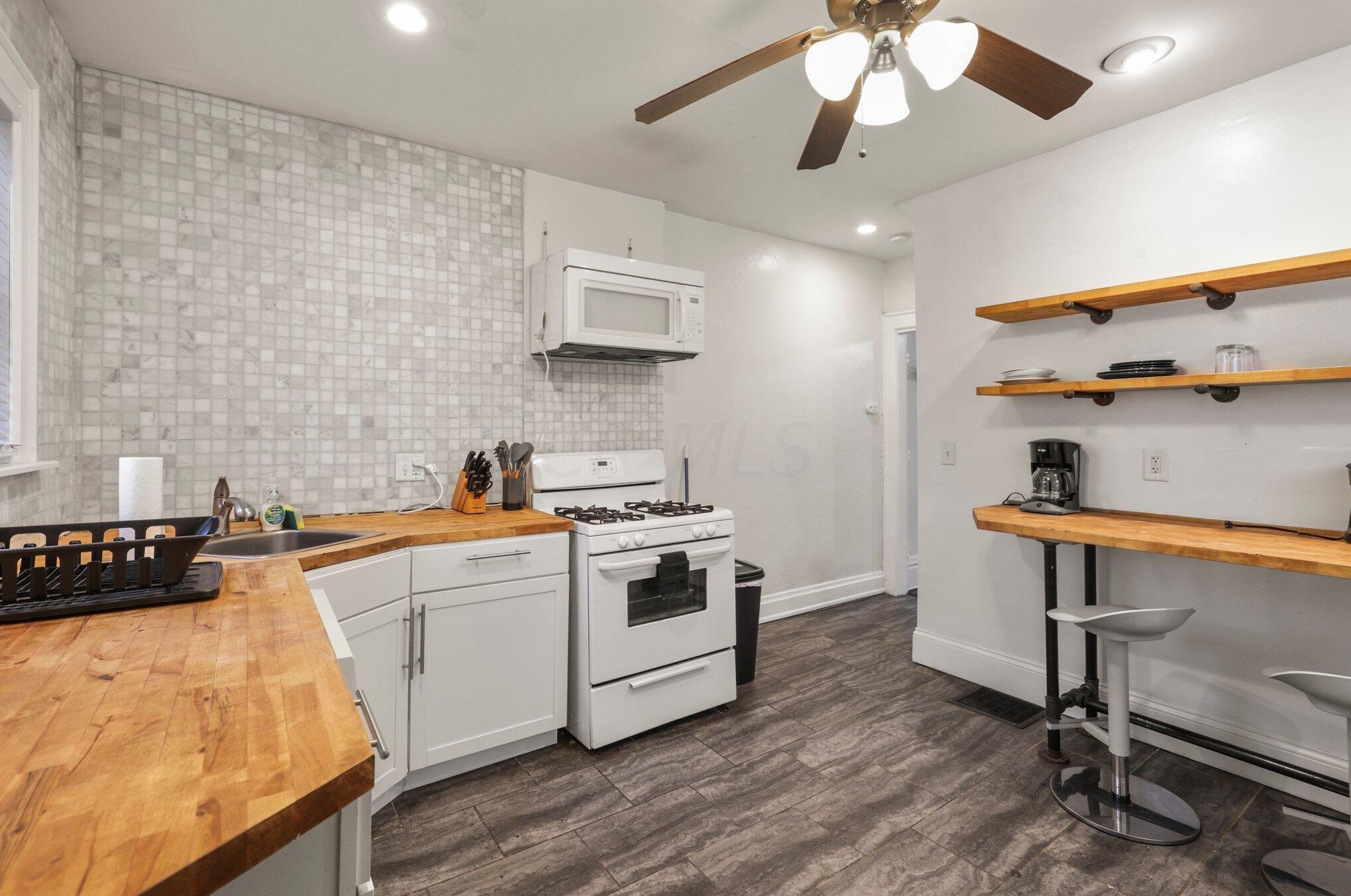 612 2 Ave, Columbus OH 43201-3781 exterior