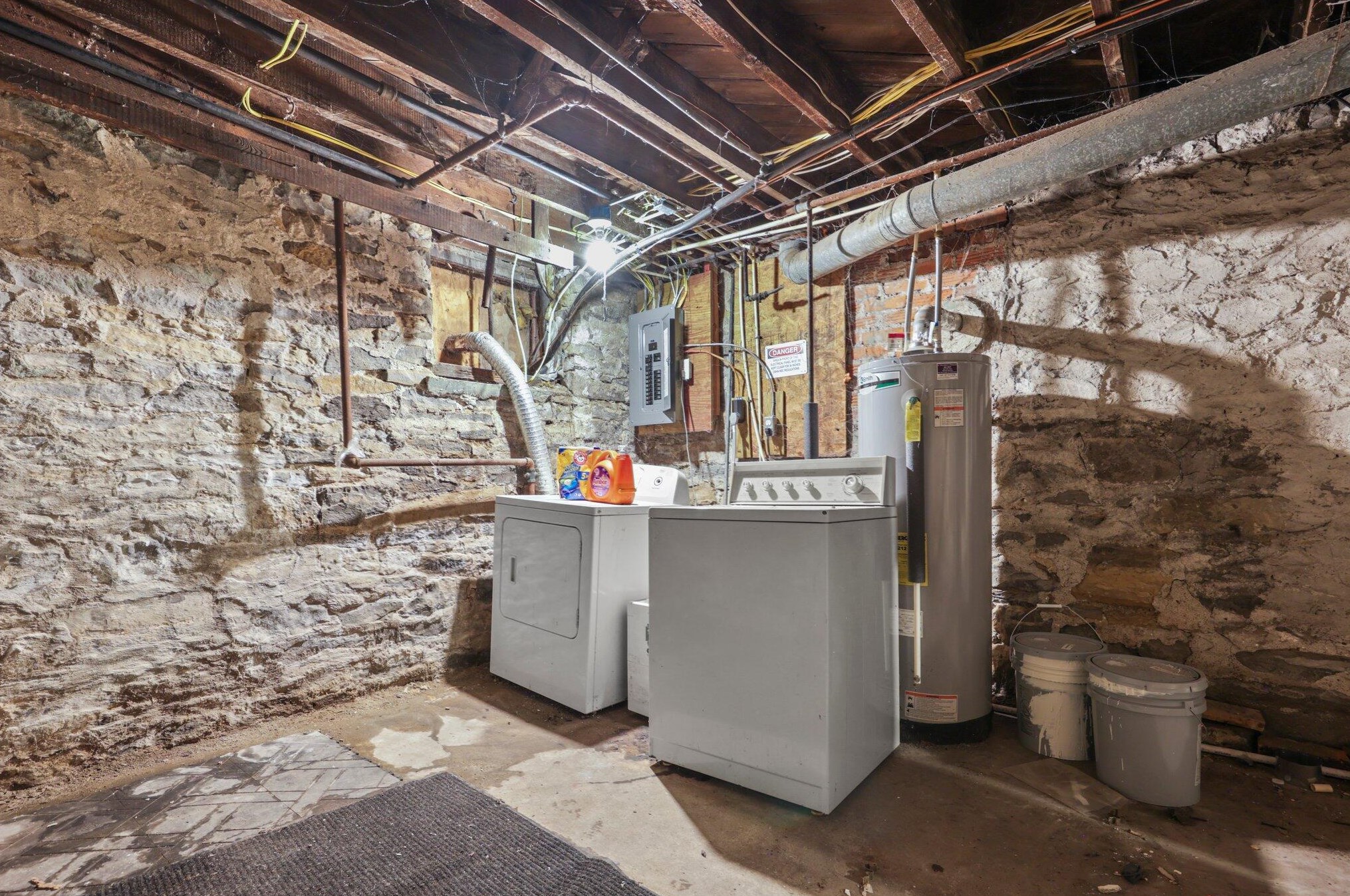 612 2 Ave, Columbus OH 43201-3781 exterior