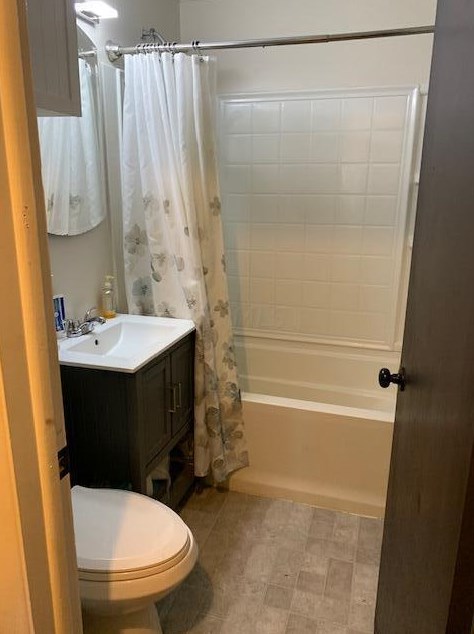 661 Roth Ave, Columbus OH  43228-2916 exterior