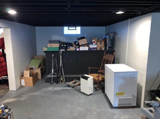 661 Roth Ave, Columbus OH  43228-2916 exterior