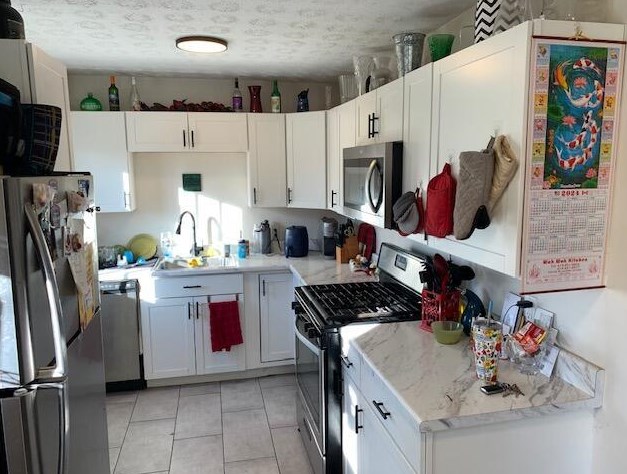 661 Roth Ave, Columbus OH  43228-2916 exterior