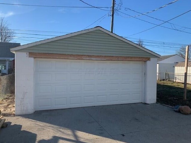 661 Roth Ave, Columbus OH  43228-2916 exterior