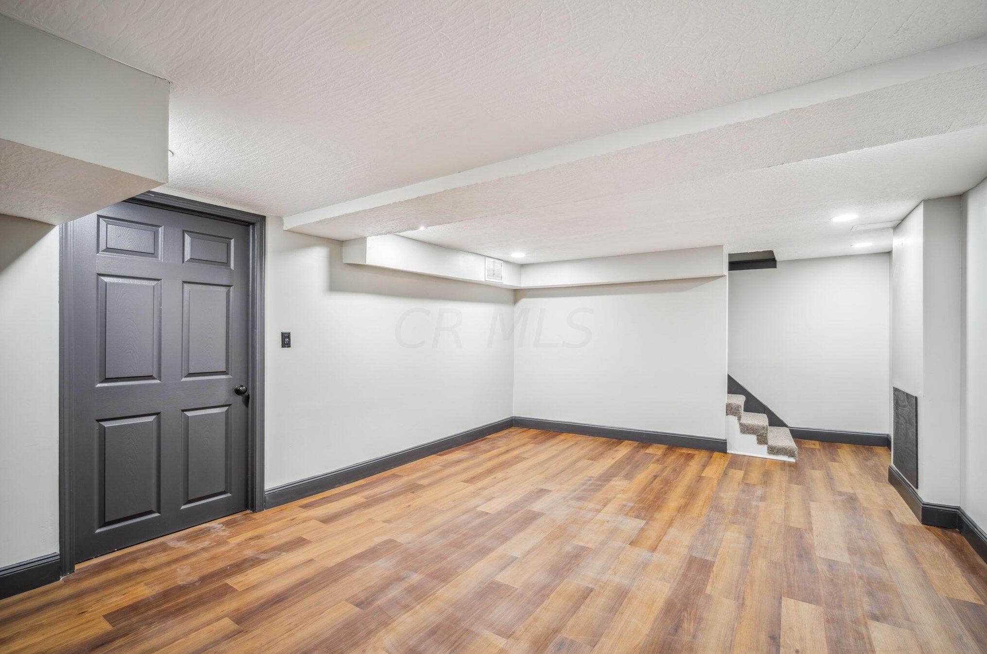 153 Clarendon Ave, Columbus OH 43223-1005 exterior