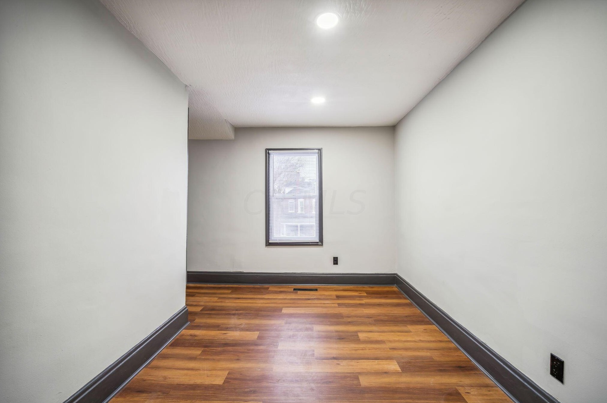 153 Clarendon Ave, Columbus OH 43223-1005 exterior