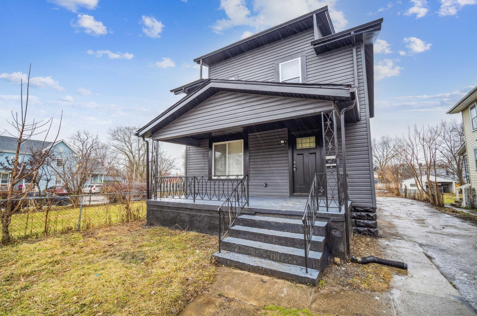 153 Clarendon Ave, Columbus, OH 43223-1004