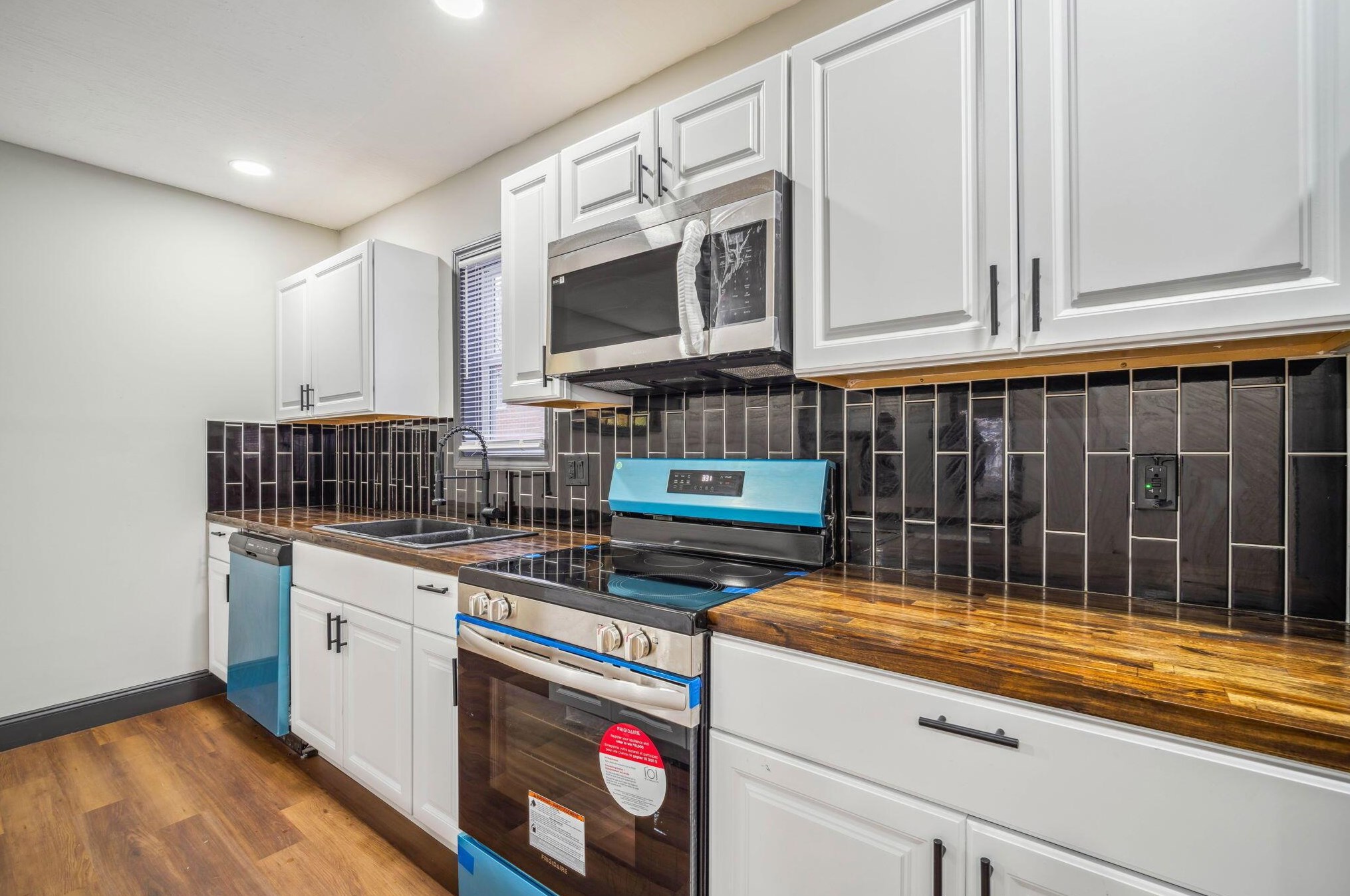 153 Clarendon Ave, Columbus OH 43223-1005 exterior