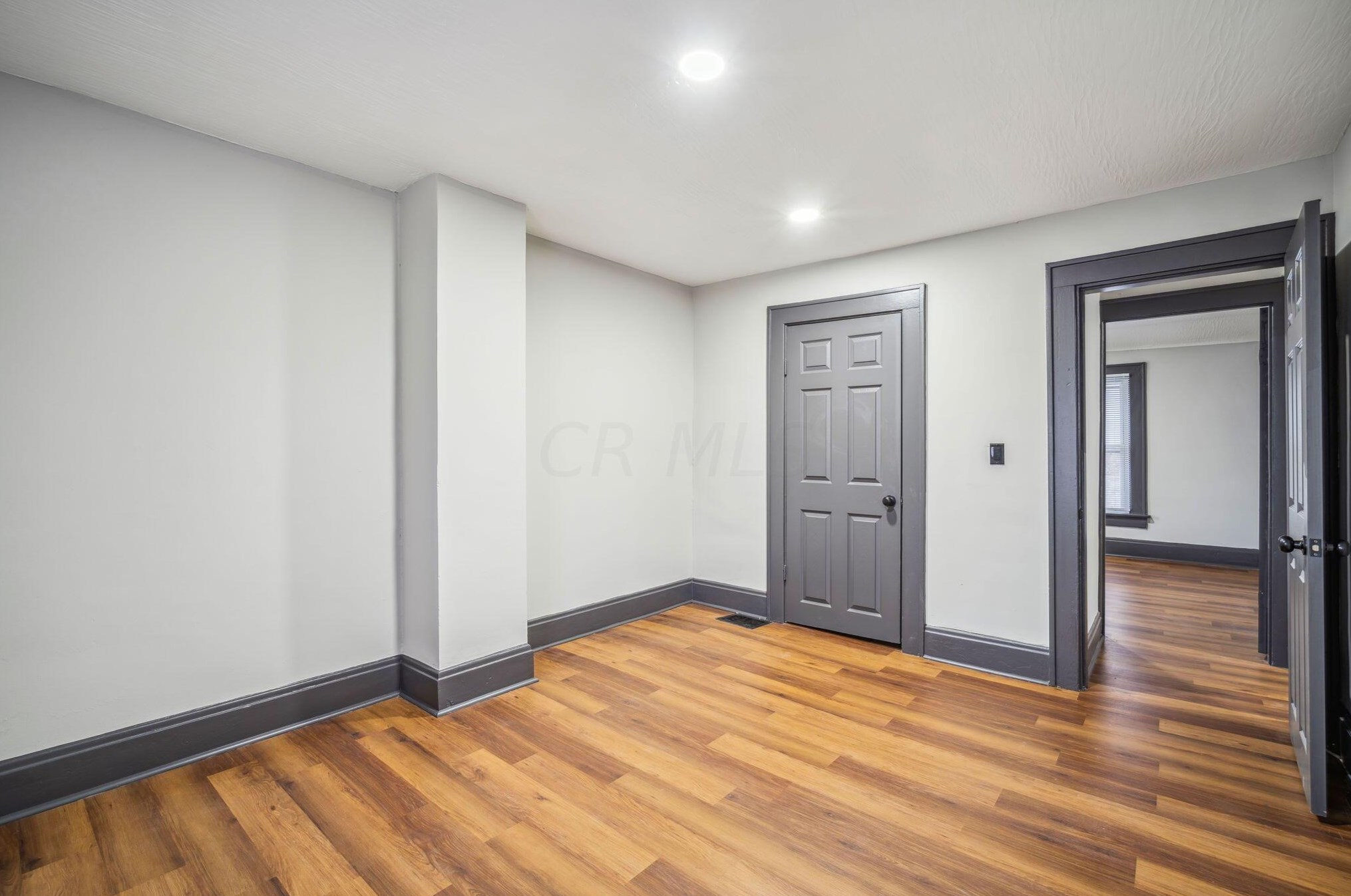 153 Clarendon Ave, Columbus OH 43223-1005 exterior