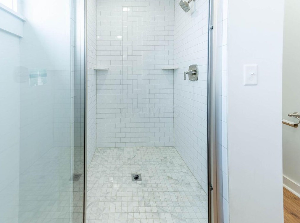 936 Bellows Ave, Columbus OH  43223-1514 exterior