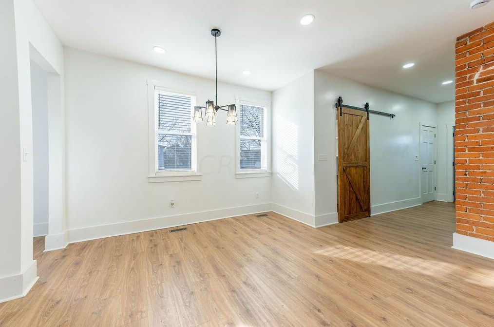 936 Bellows Ave, Columbus OH  43223-1514 exterior