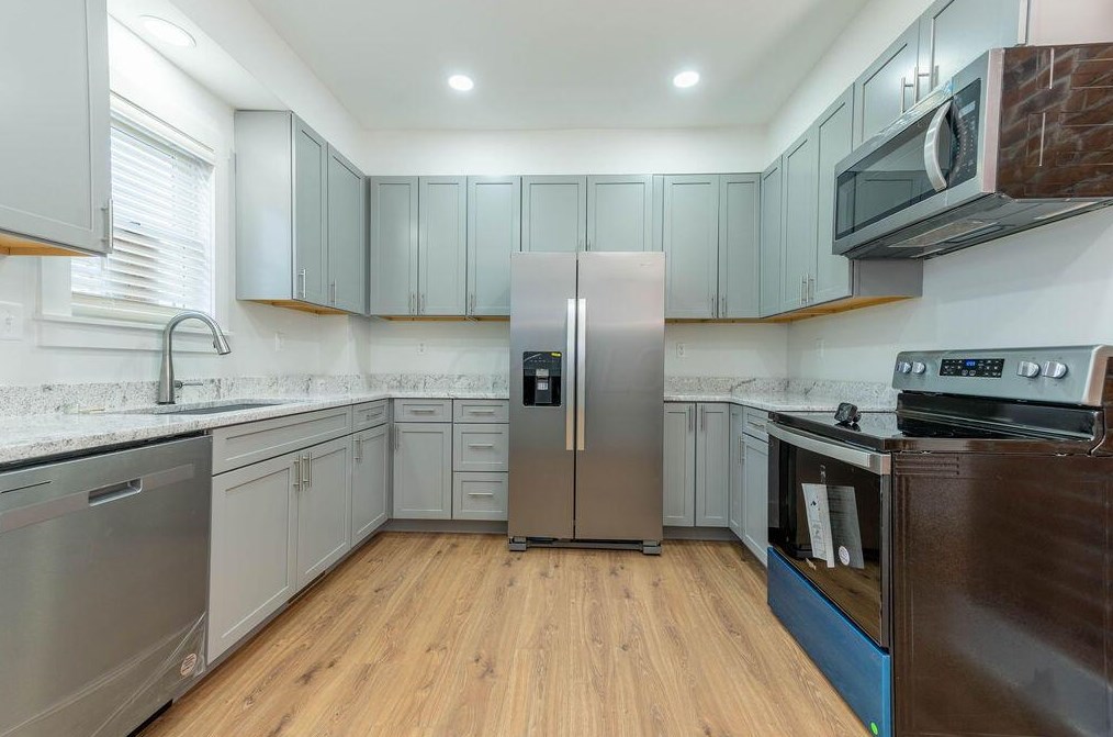 936 Bellows Ave, Columbus OH  43223-1514 exterior