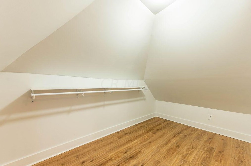 936 Bellows Ave, Columbus OH  43223-1514 exterior