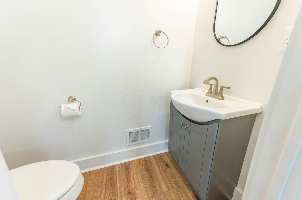 936 Bellows Ave, Columbus OH  43223-1514 exterior