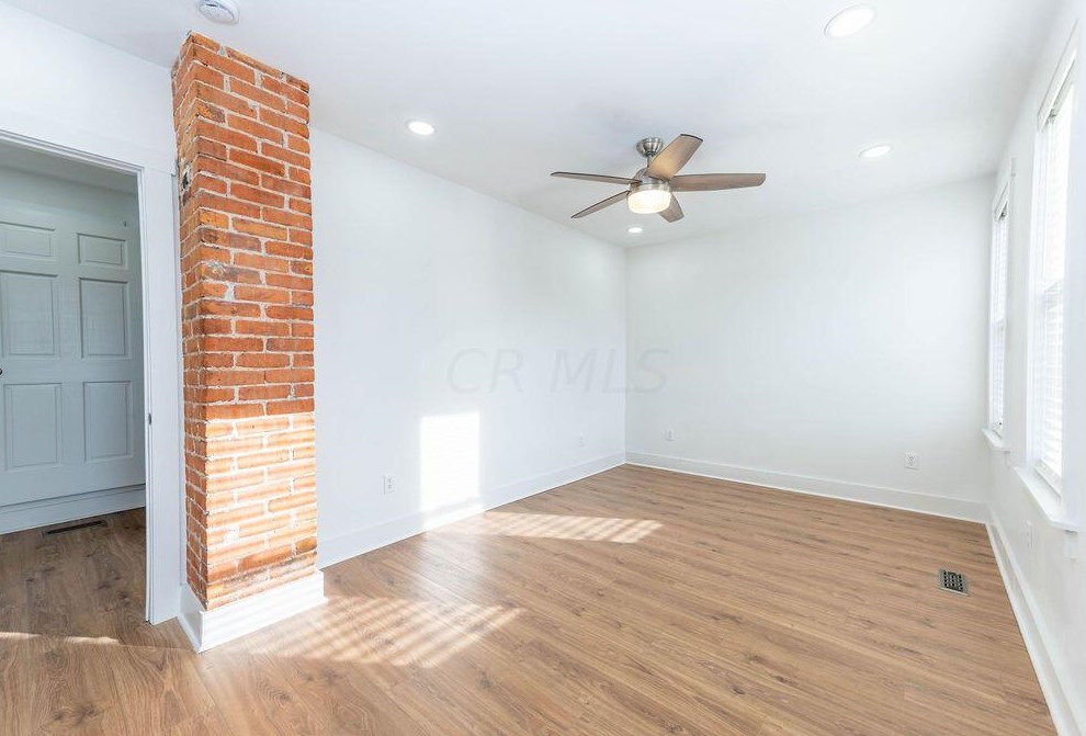 936 Bellows Ave, Columbus OH  43223-1514 exterior