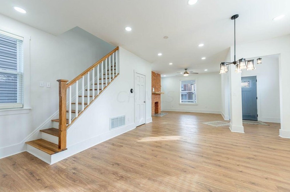 936 Bellows Ave, Columbus OH  43223-1514 exterior