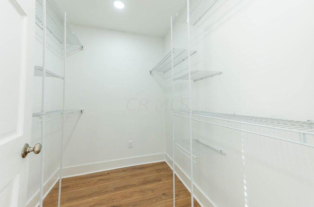 936 Bellows Ave, Columbus OH  43223-1514 exterior