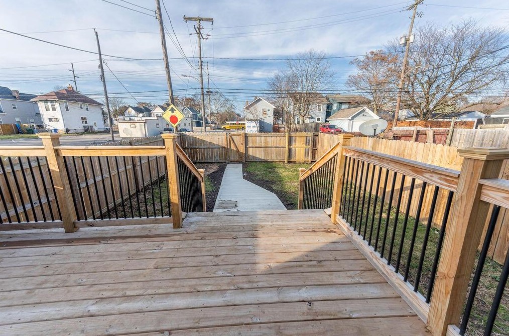 936 Bellows Ave, Columbus OH  43223-1514 exterior