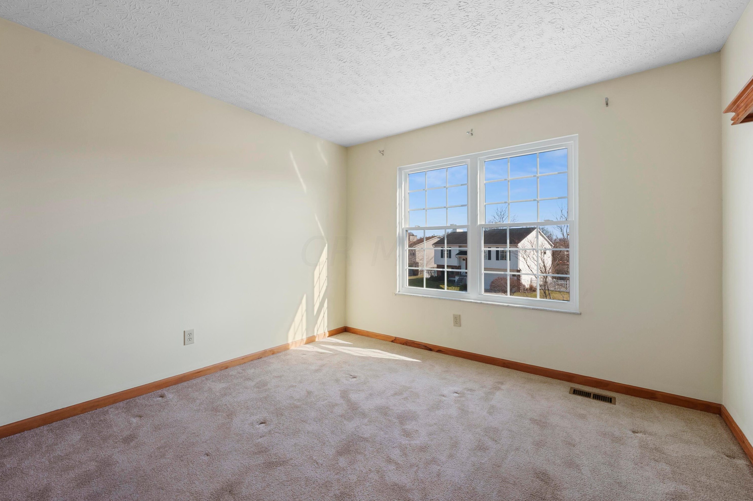 1511 Brookforest Dr, Columbus OH  43204-5027 exterior