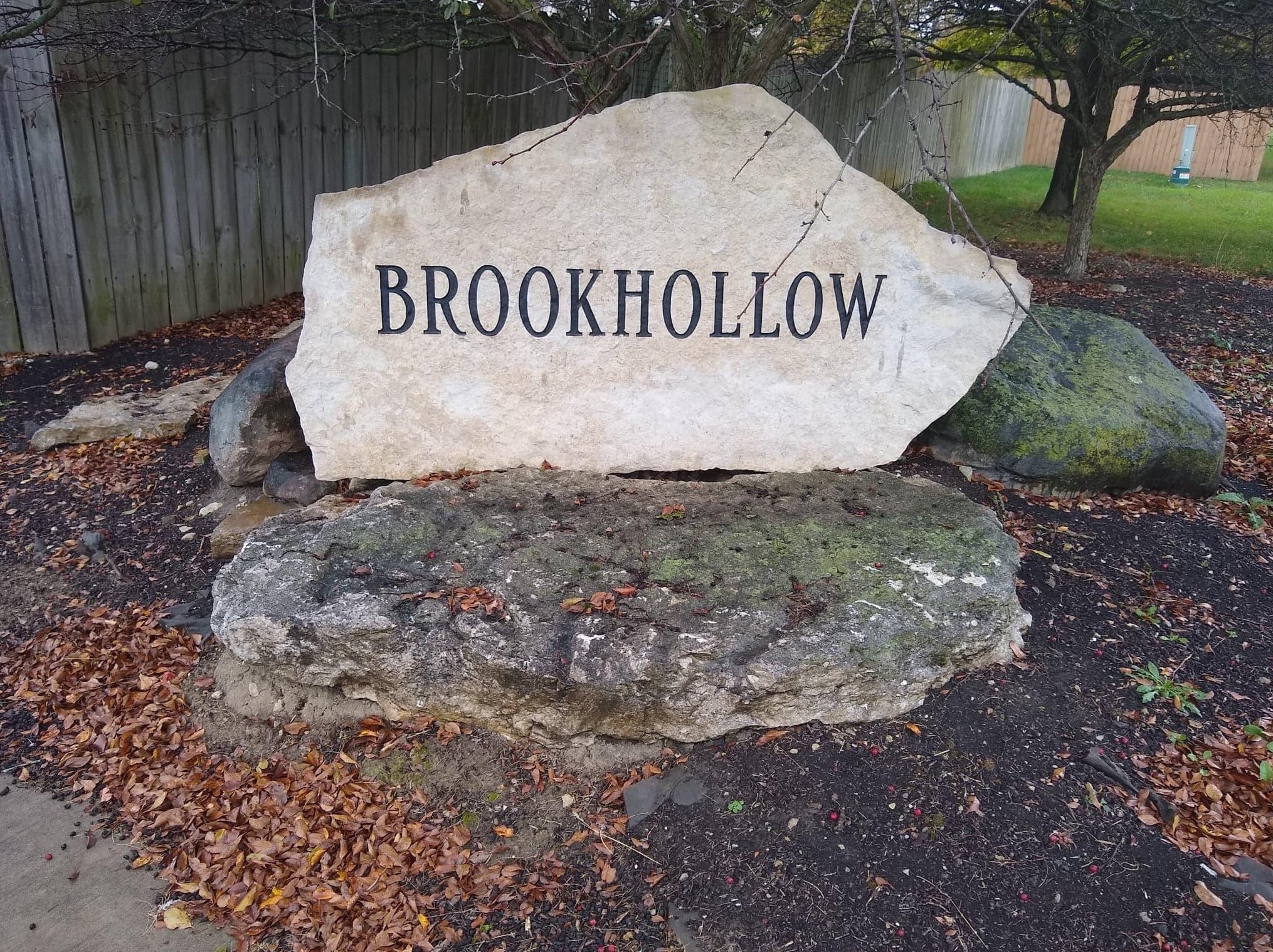 1511 Brookforest Dr, Columbus OH  43204-5027 exterior