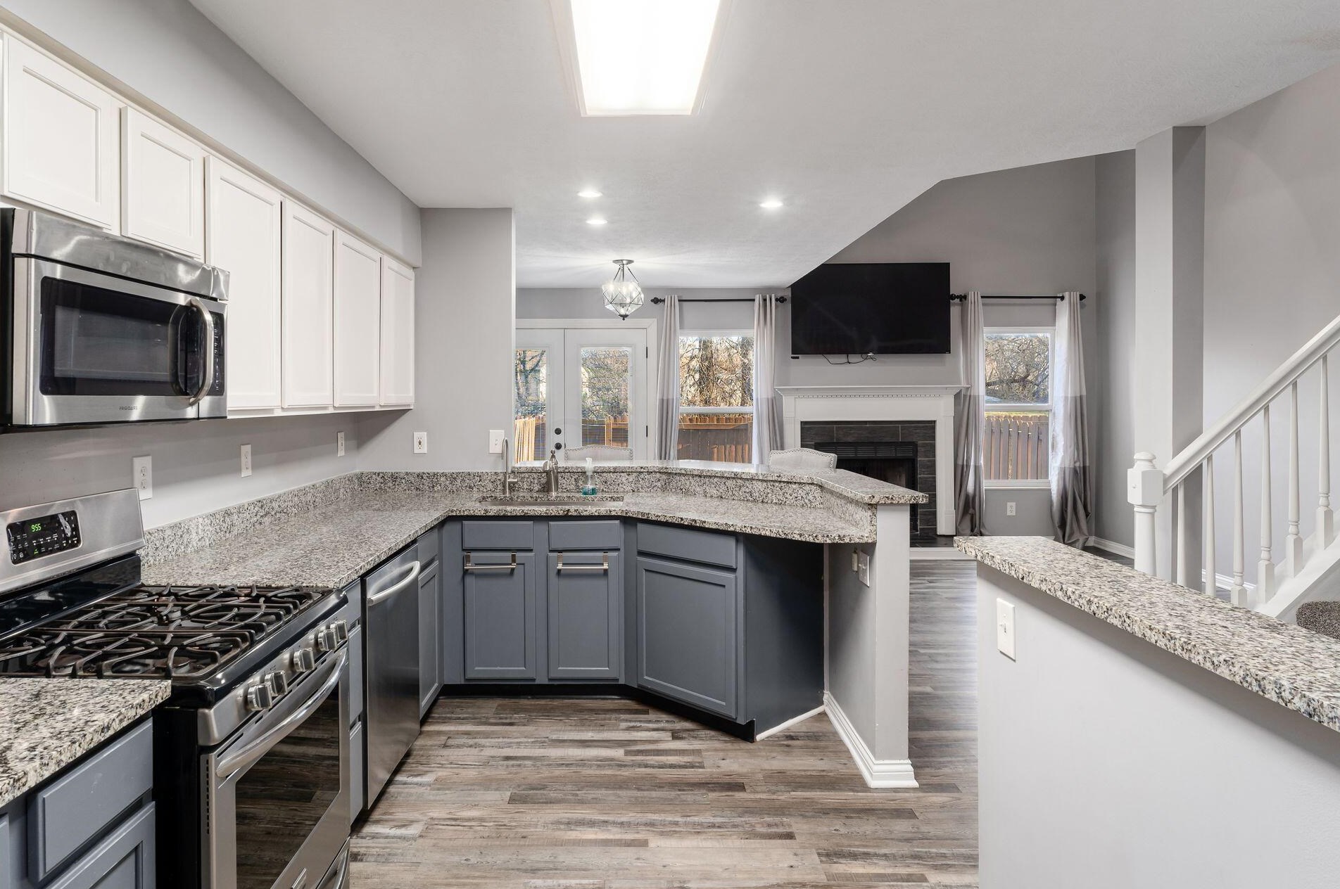 574 Chadwood Dr, Columbus OH  43230-6255 exterior