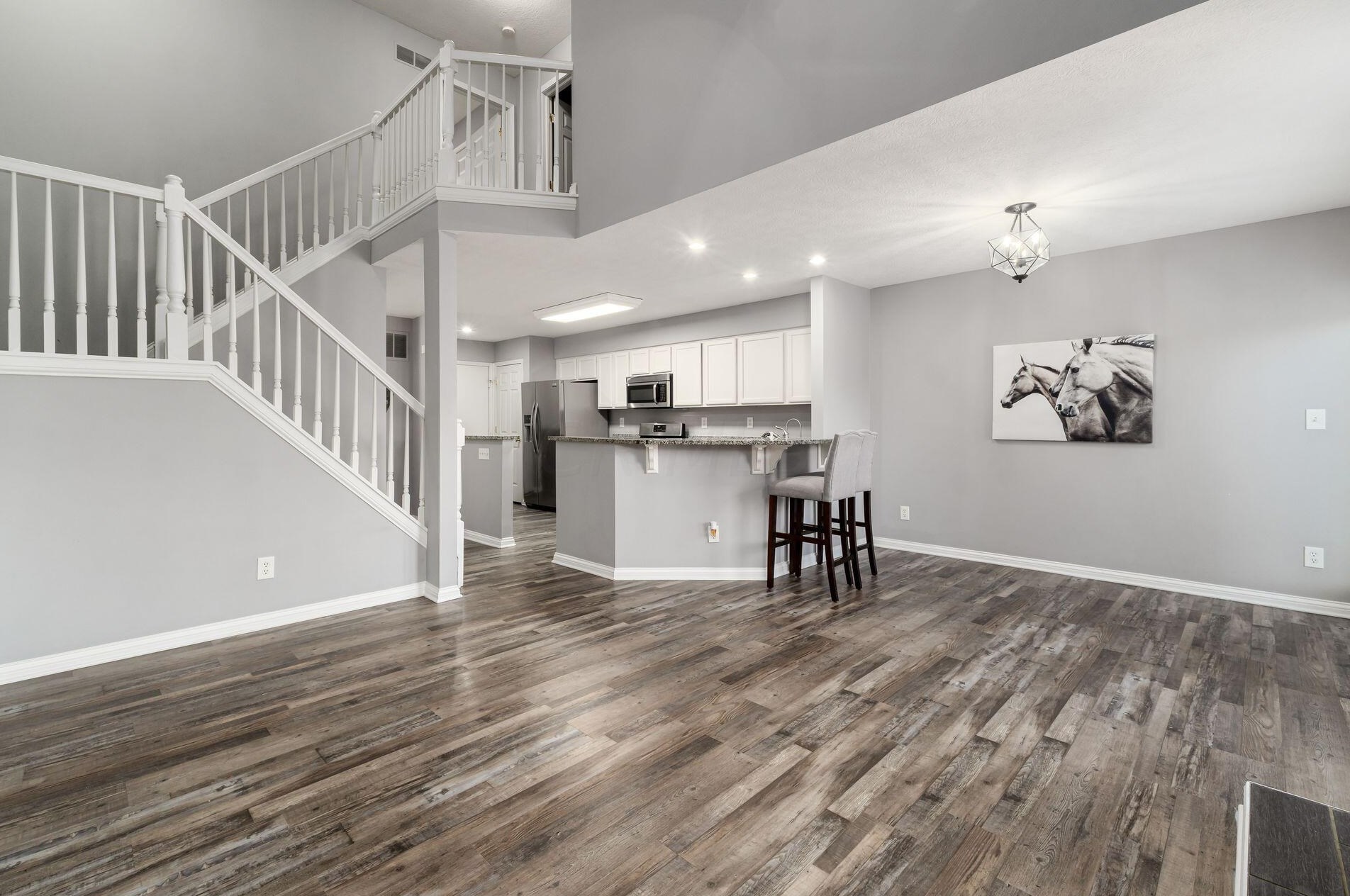 574 Chadwood Dr, Columbus OH  43230-6255 exterior