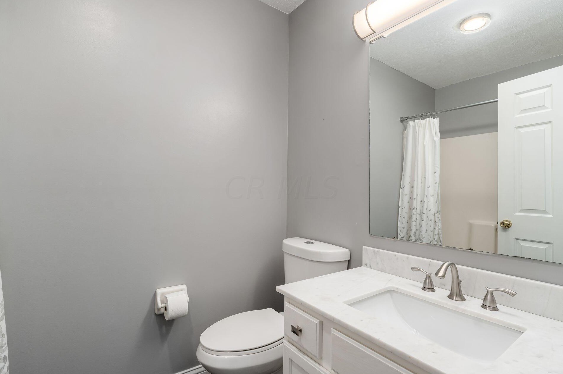 574 Chadwood Dr, Columbus OH  43230-6255 exterior