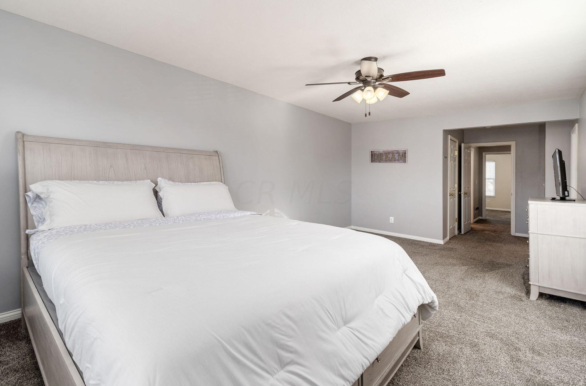 574 Chadwood Dr, Columbus OH  43230-6255 exterior