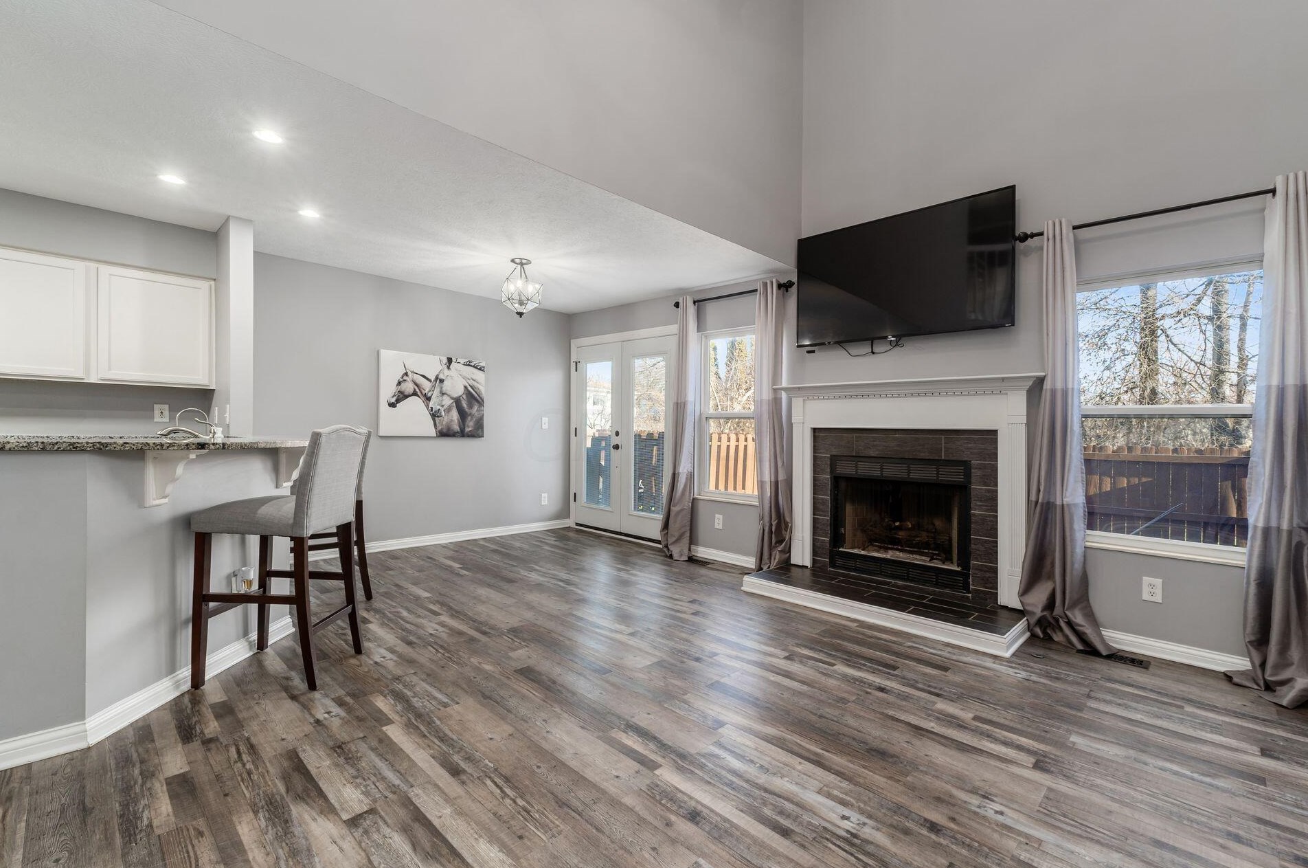 574 Chadwood Dr, Columbus OH  43230-6255 exterior