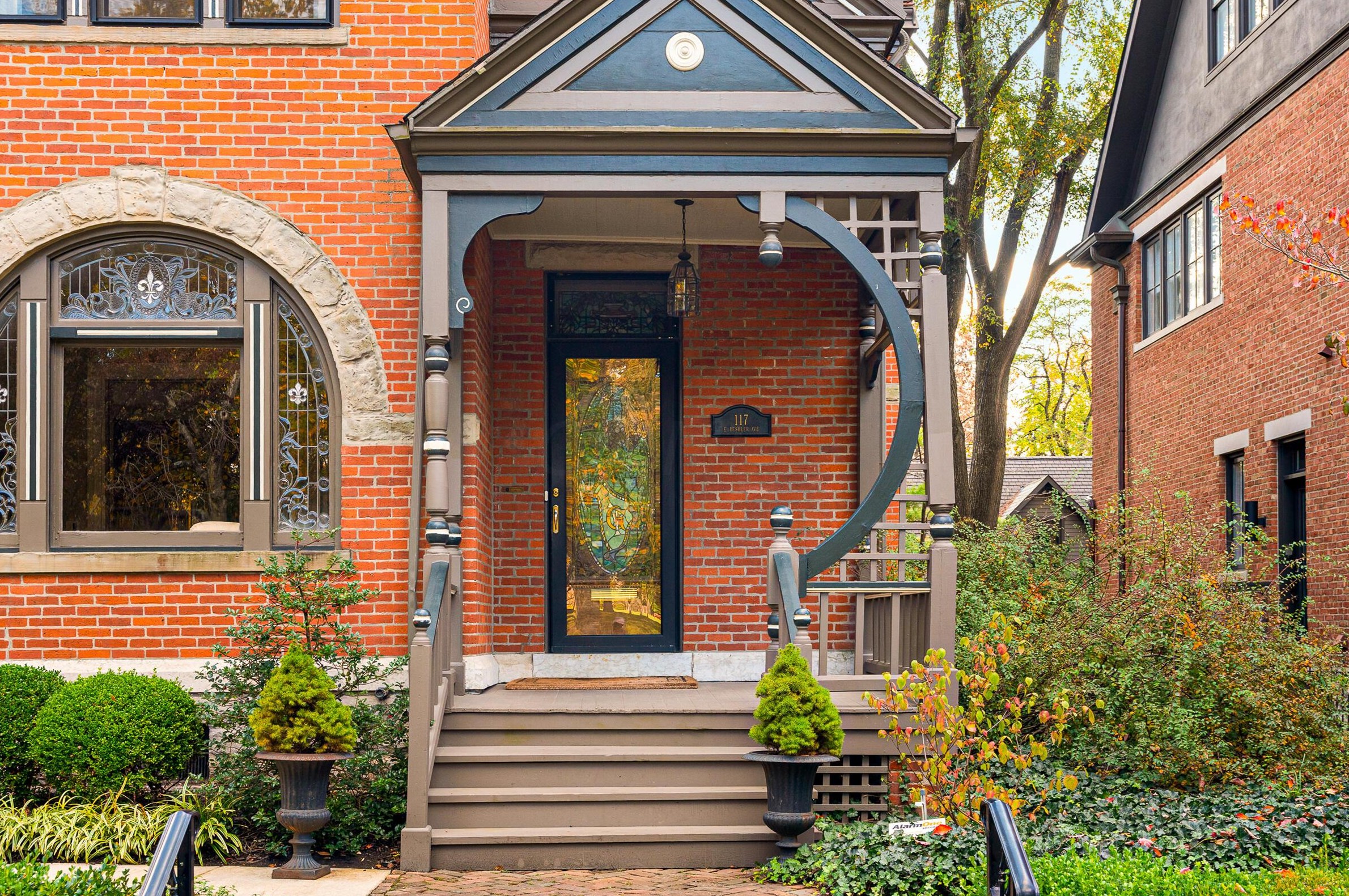 117 Deshler Ave, Columbus, OH 43206-2655
