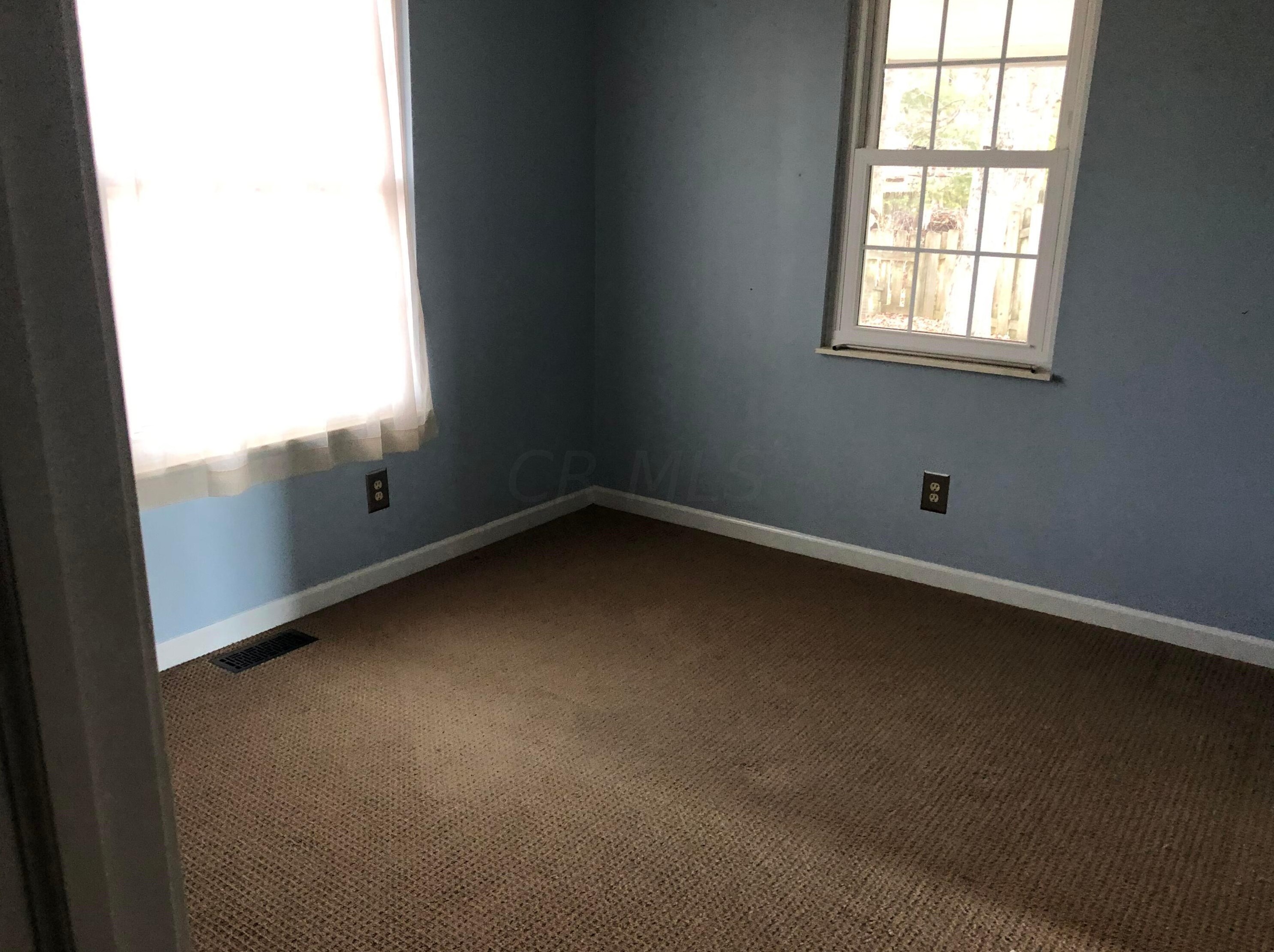124 Coventry Ct, Lancaster OH  43130-4135 exterior