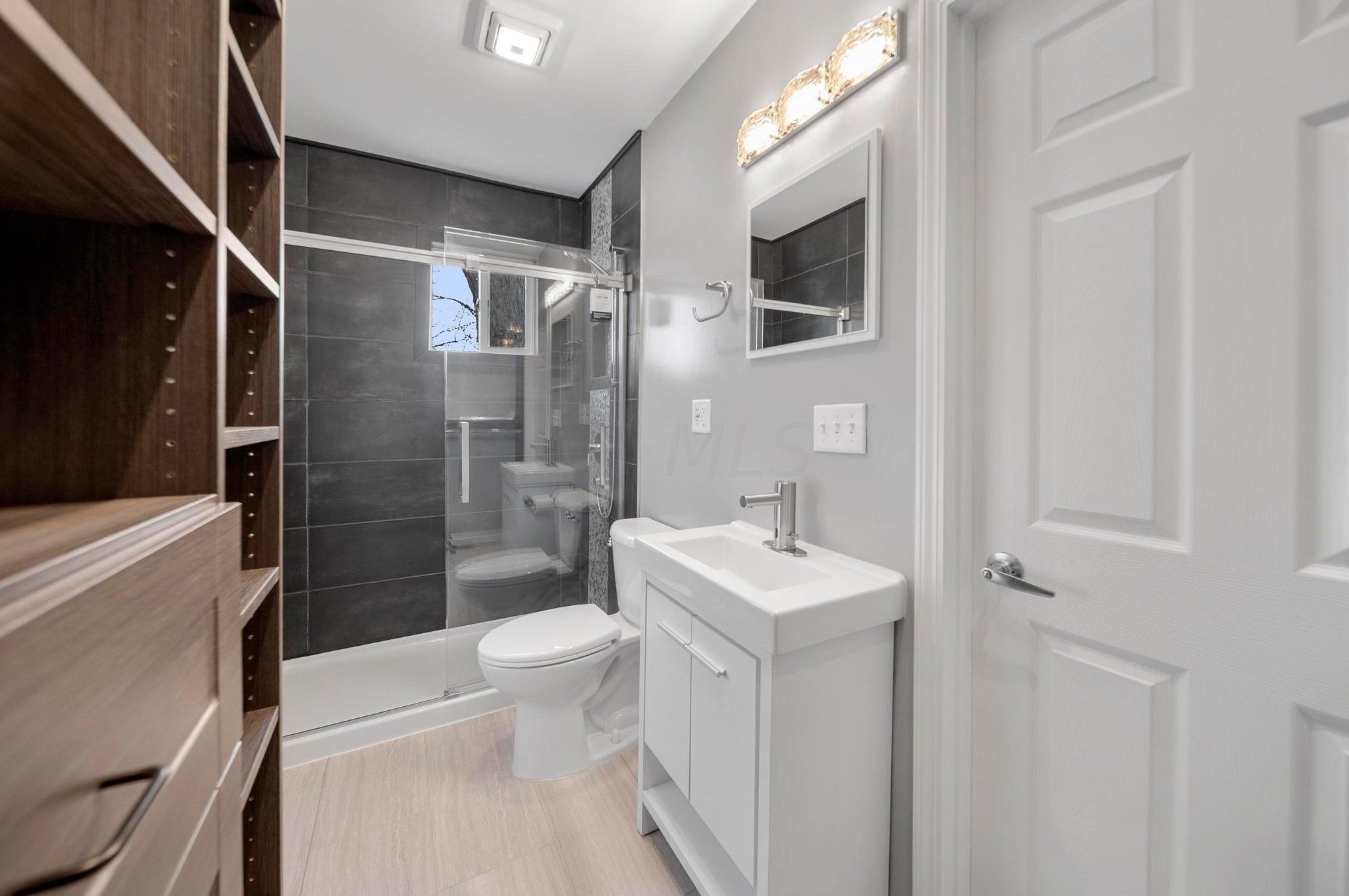 2023 Ferris Rd, Columbus OH  43224-2344 exterior