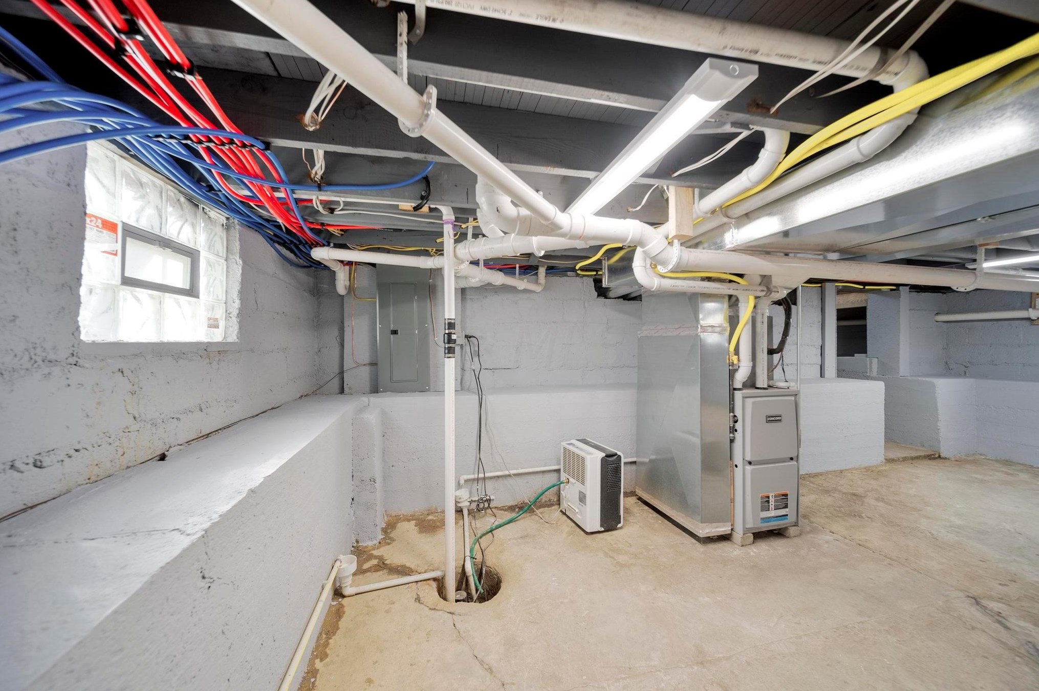 2023 Ferris Rd, Columbus OH  43224-2344 exterior