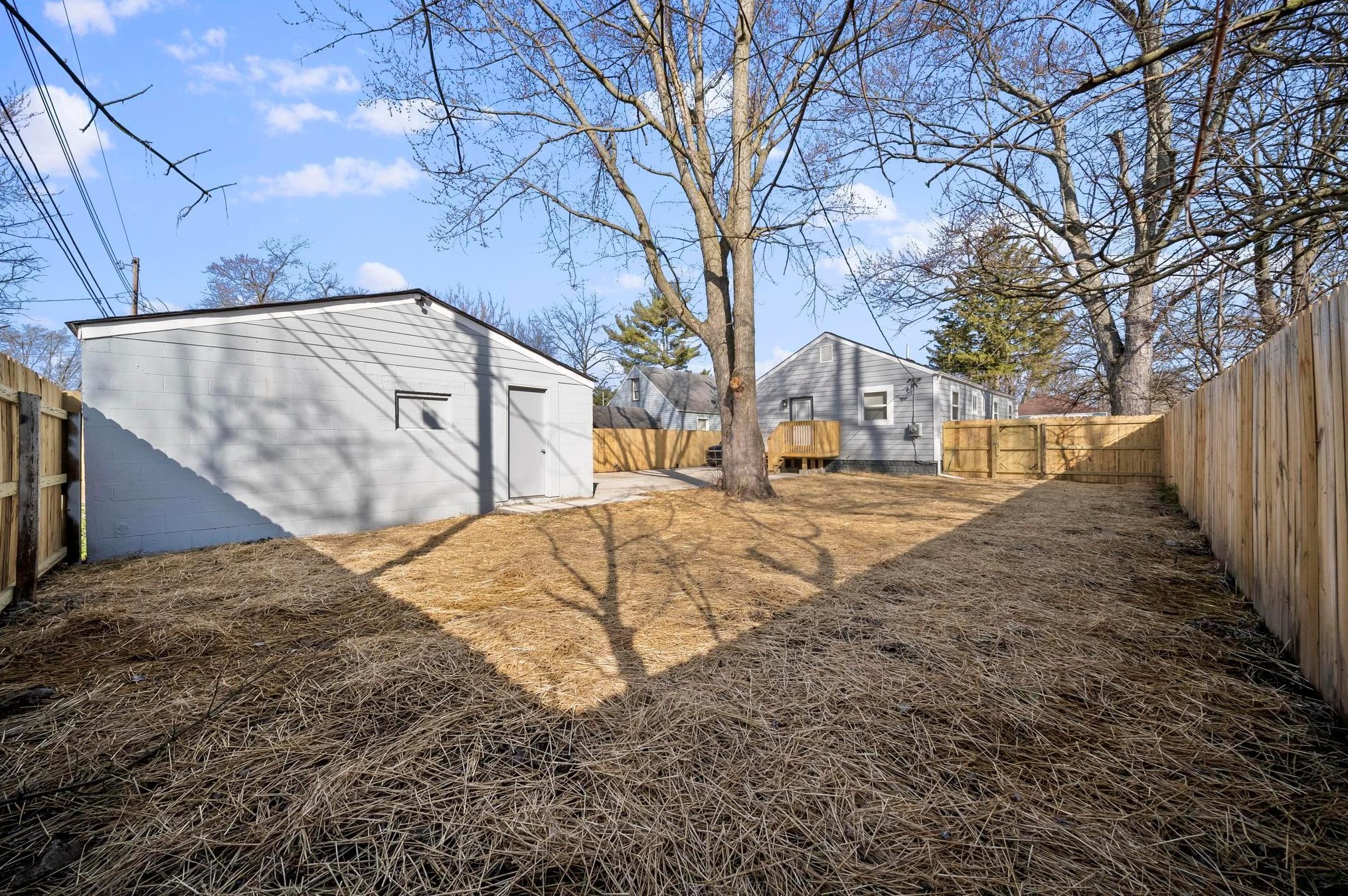 2023 Ferris Rd, Columbus OH  43224-2344 exterior