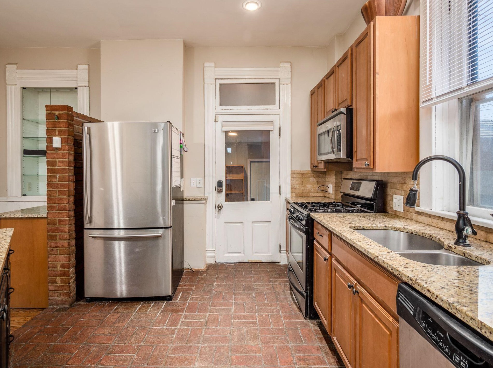 35 Thurman Ave, Columbus OH  43206-3423 exterior