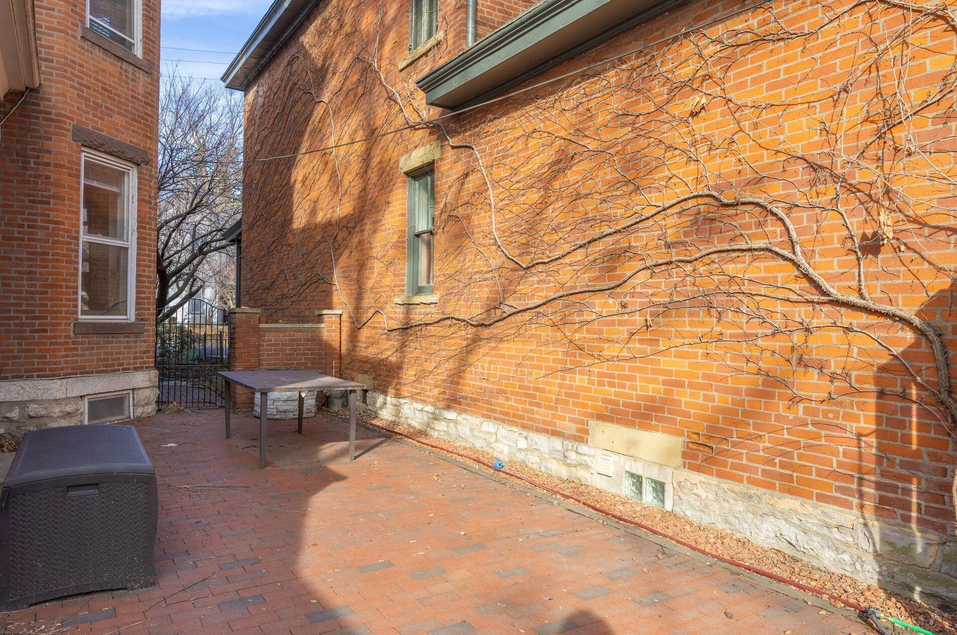 35 Thurman Ave, Columbus OH  43206-3423 exterior