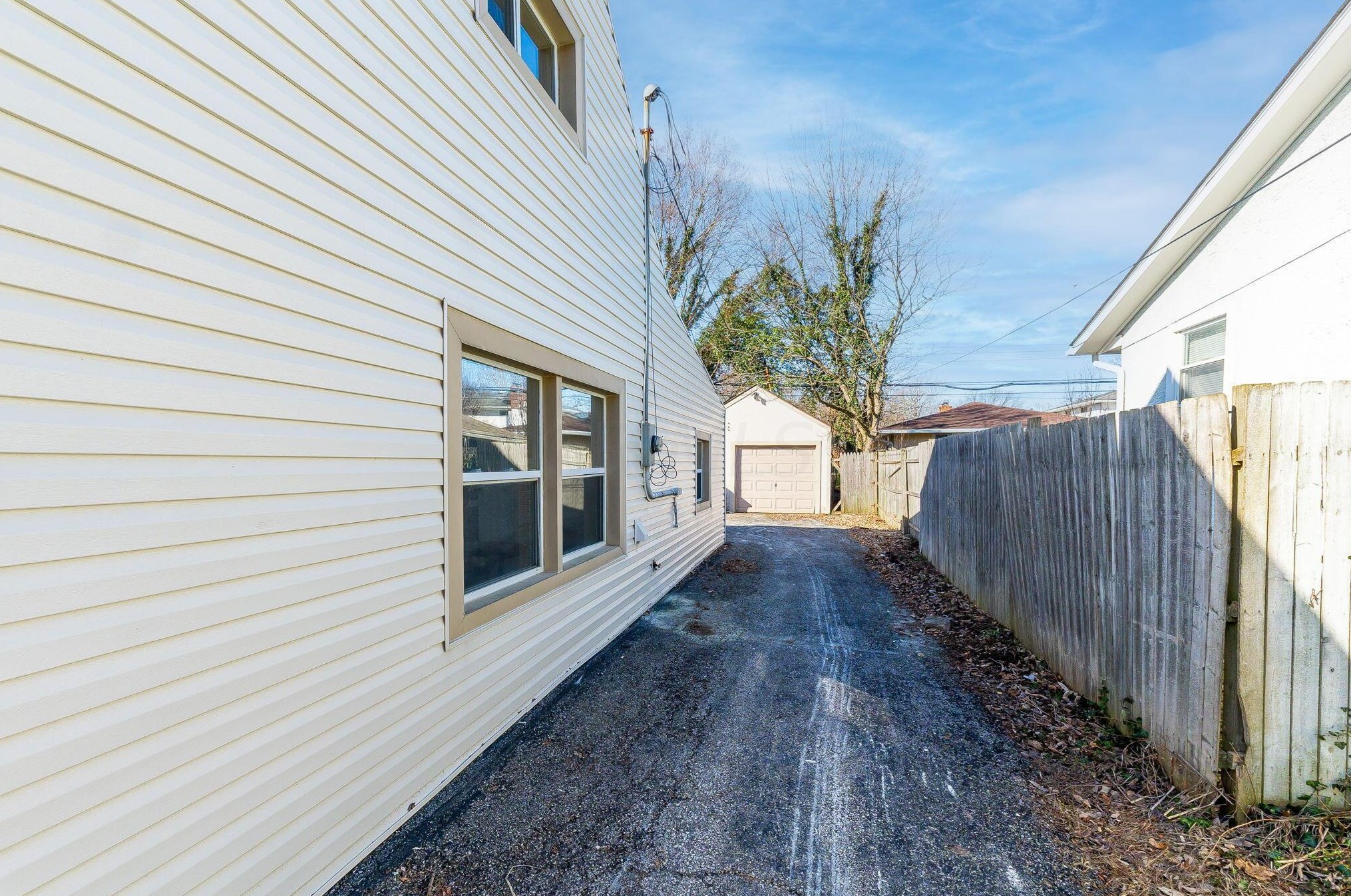 189 Gould Rd, Columbus OH  43209-1549 exterior