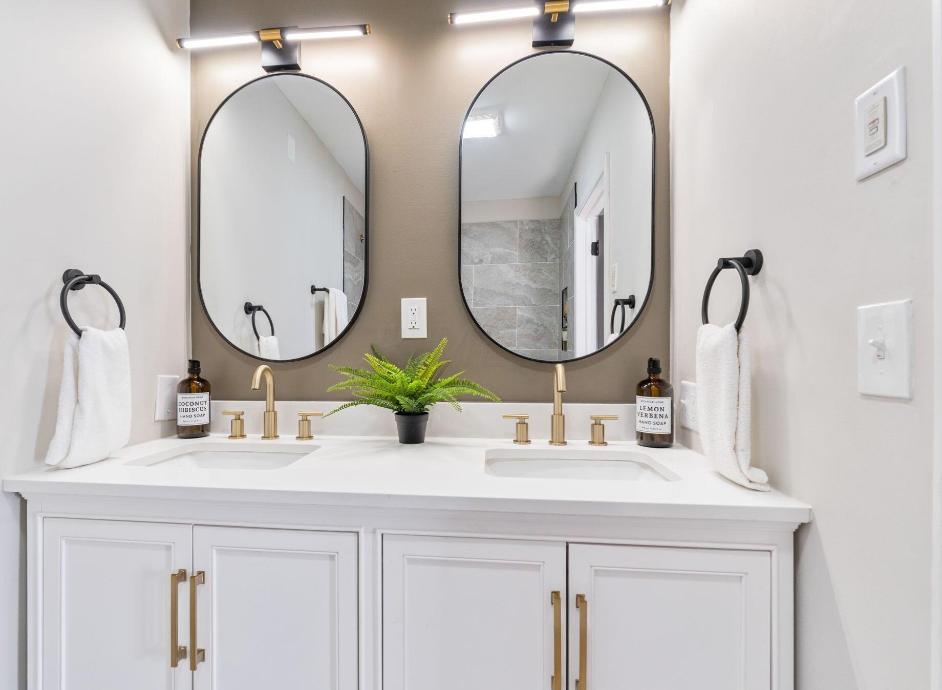 189 Gould Rd, Columbus OH  43209-1549 exterior